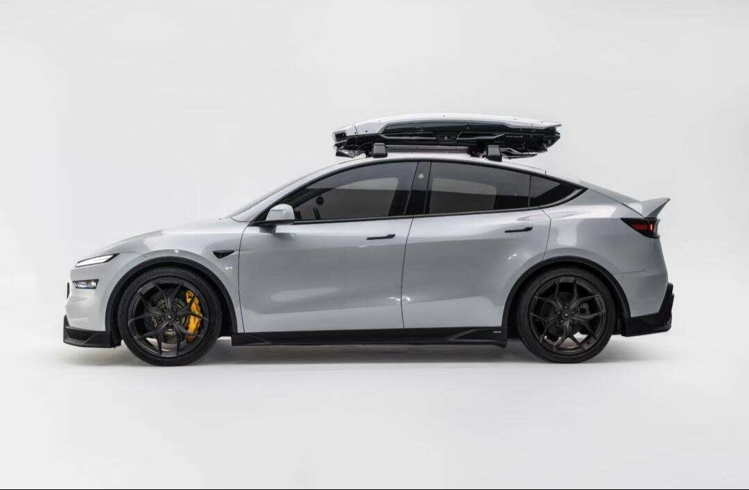 YOFER - TESLA MODEL Y JUNIPER 2025+ FRP SIDE SKIRTS - Aero Carbon UK