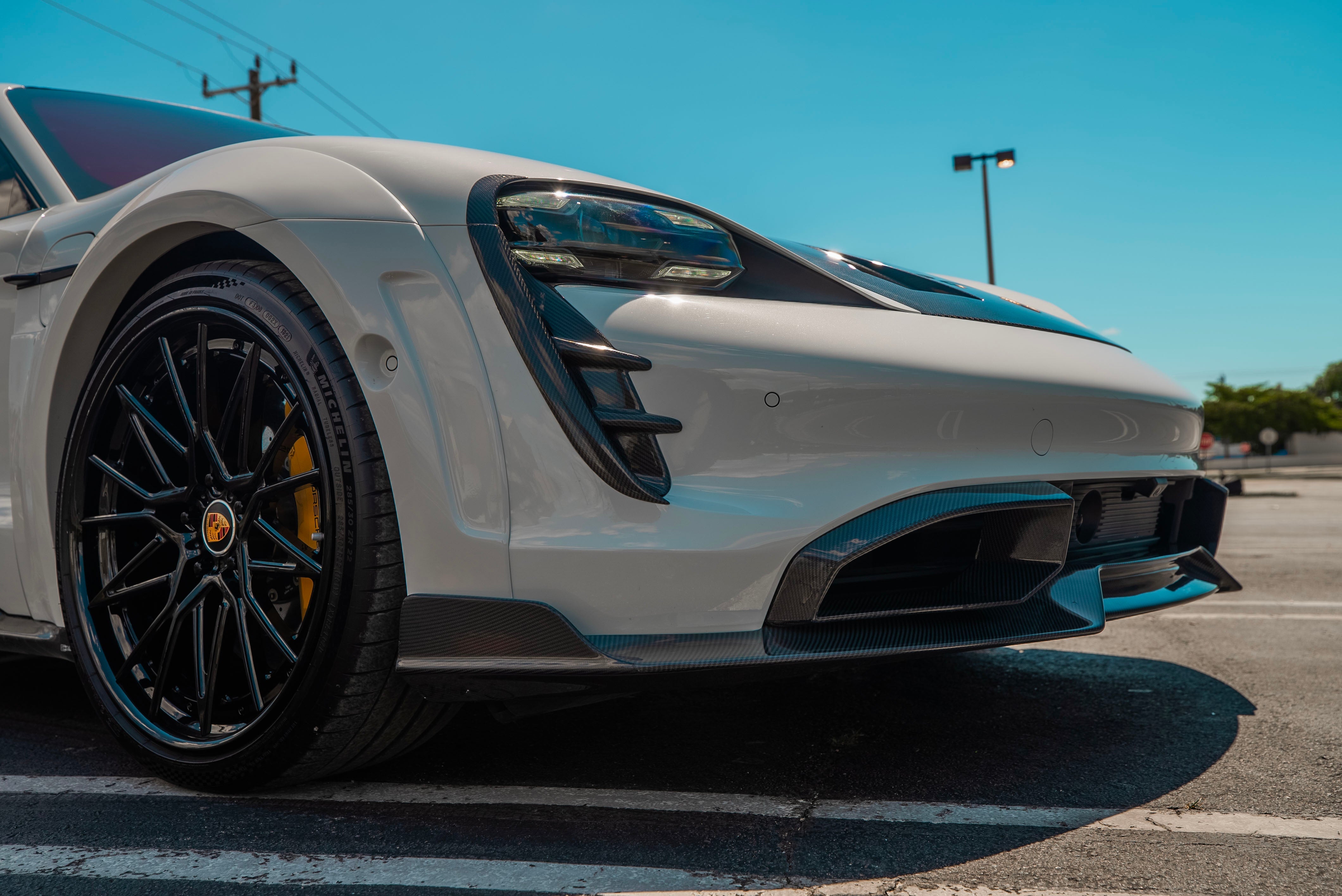 CMST - PORSCHE TAYCAN TURBO / TURBO S CARBON FIBRE FULL BODY KIT