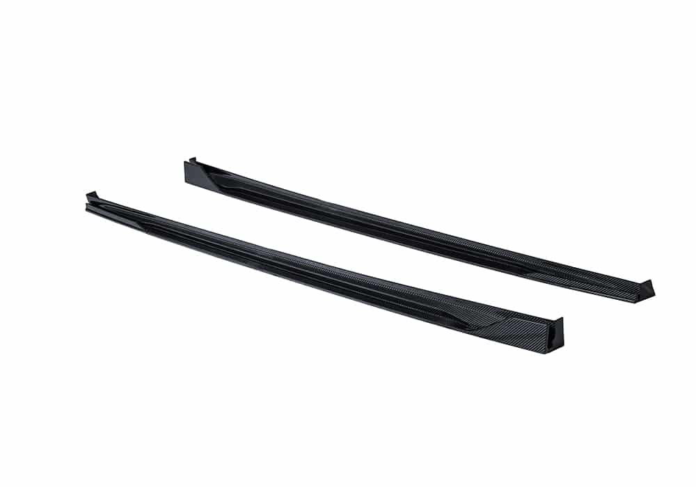BMW X6 G06 carbon fibre side skirts weave detail