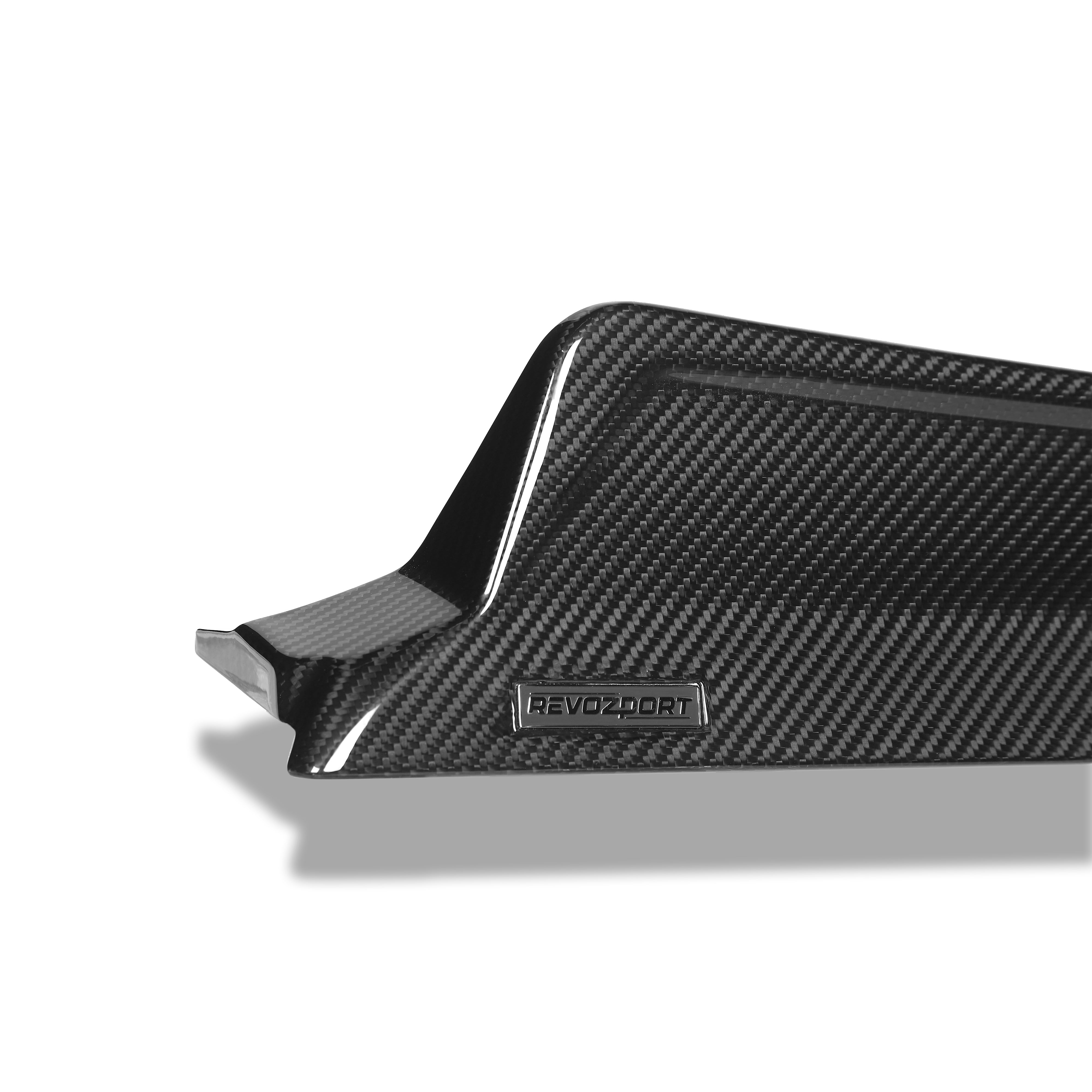 RevozPort carbon fibre side skirt detail