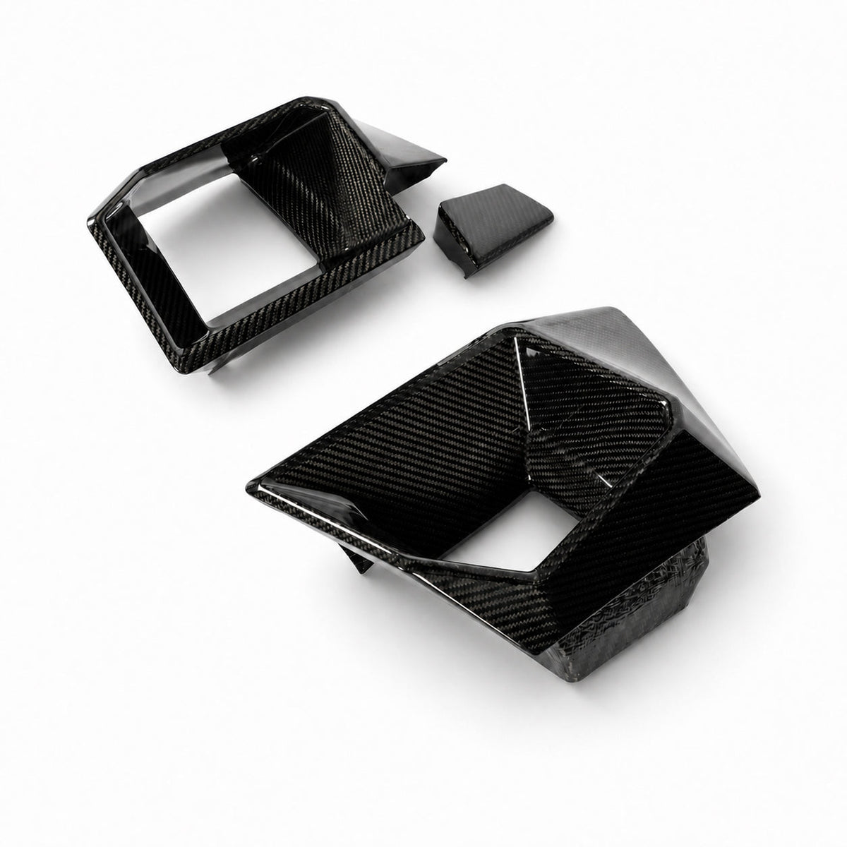 RevozPort BMW XM G09 carbon fibre front bumper vent trims detail