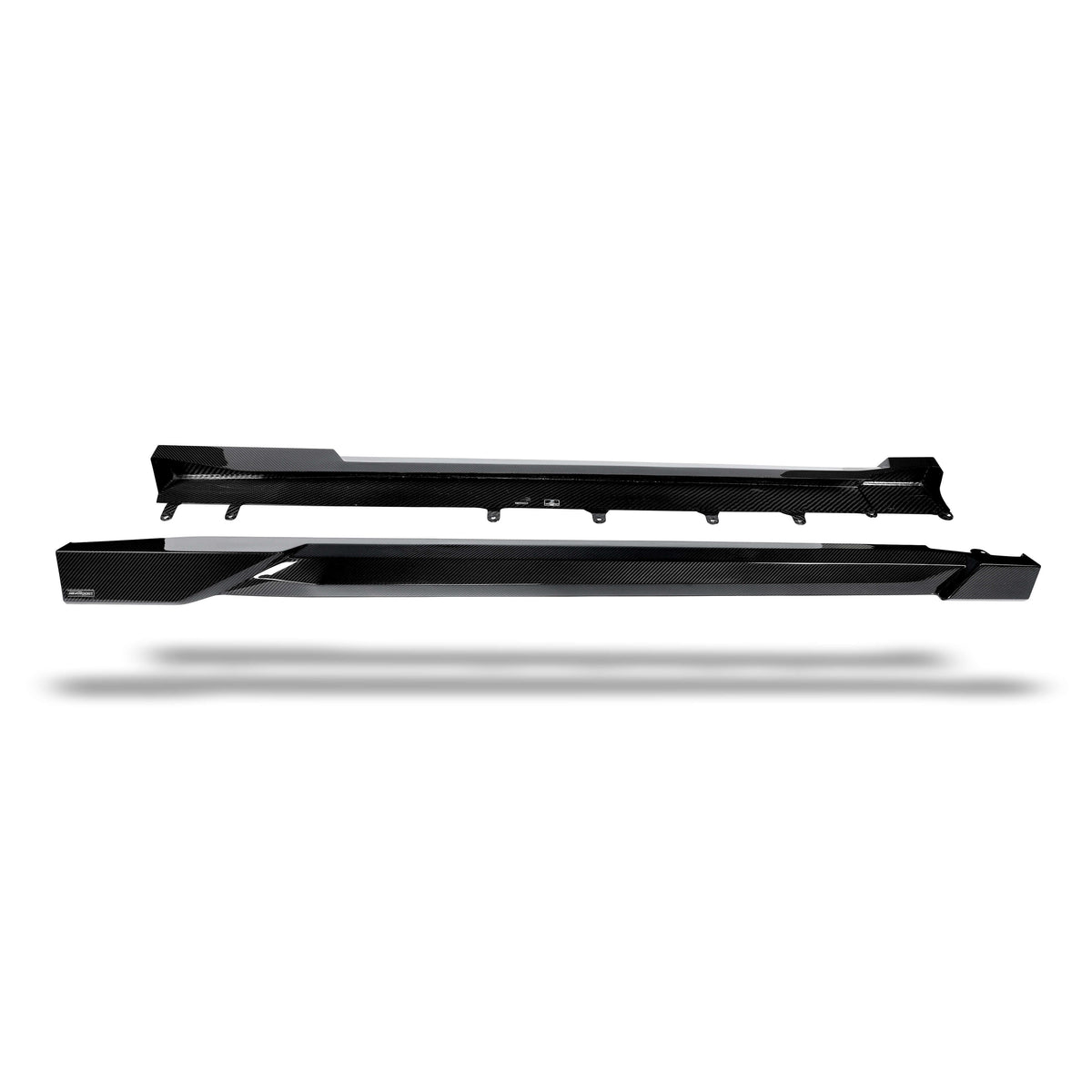 RevozPort BMW XM G09 carbon fibre side skirt detail