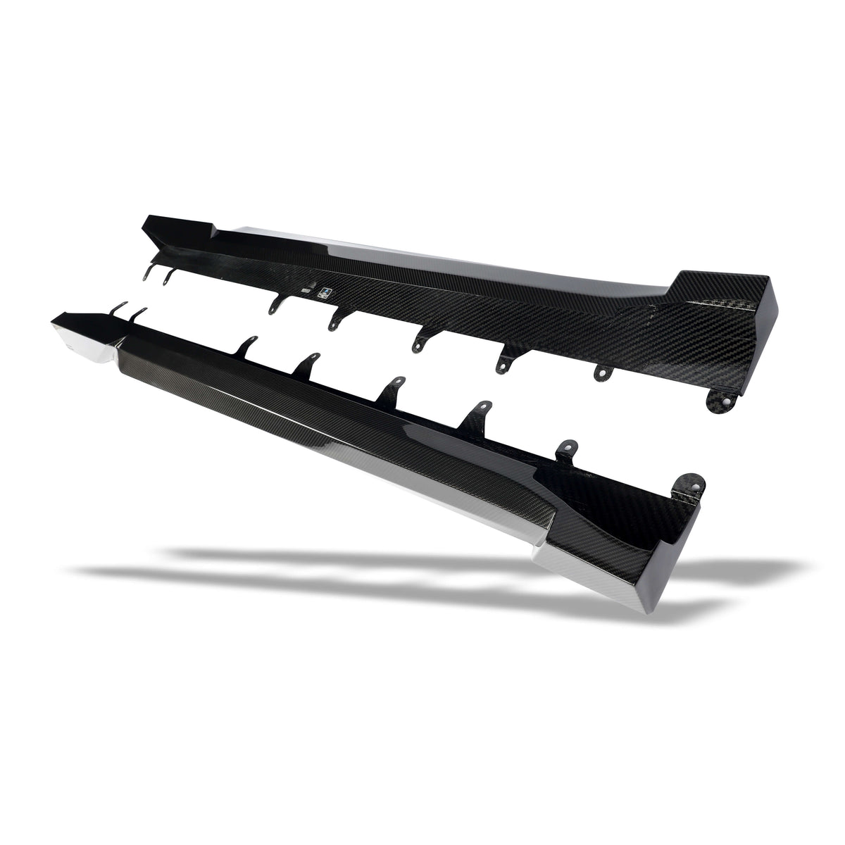 RevozPort BMW XM G09 carbon fibre side skirt detail