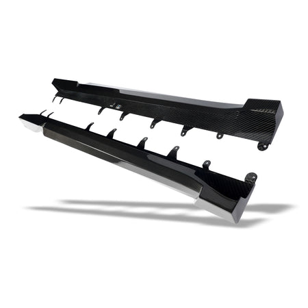 RevozPort BMW XM G09 carbon fibre side skirt detail