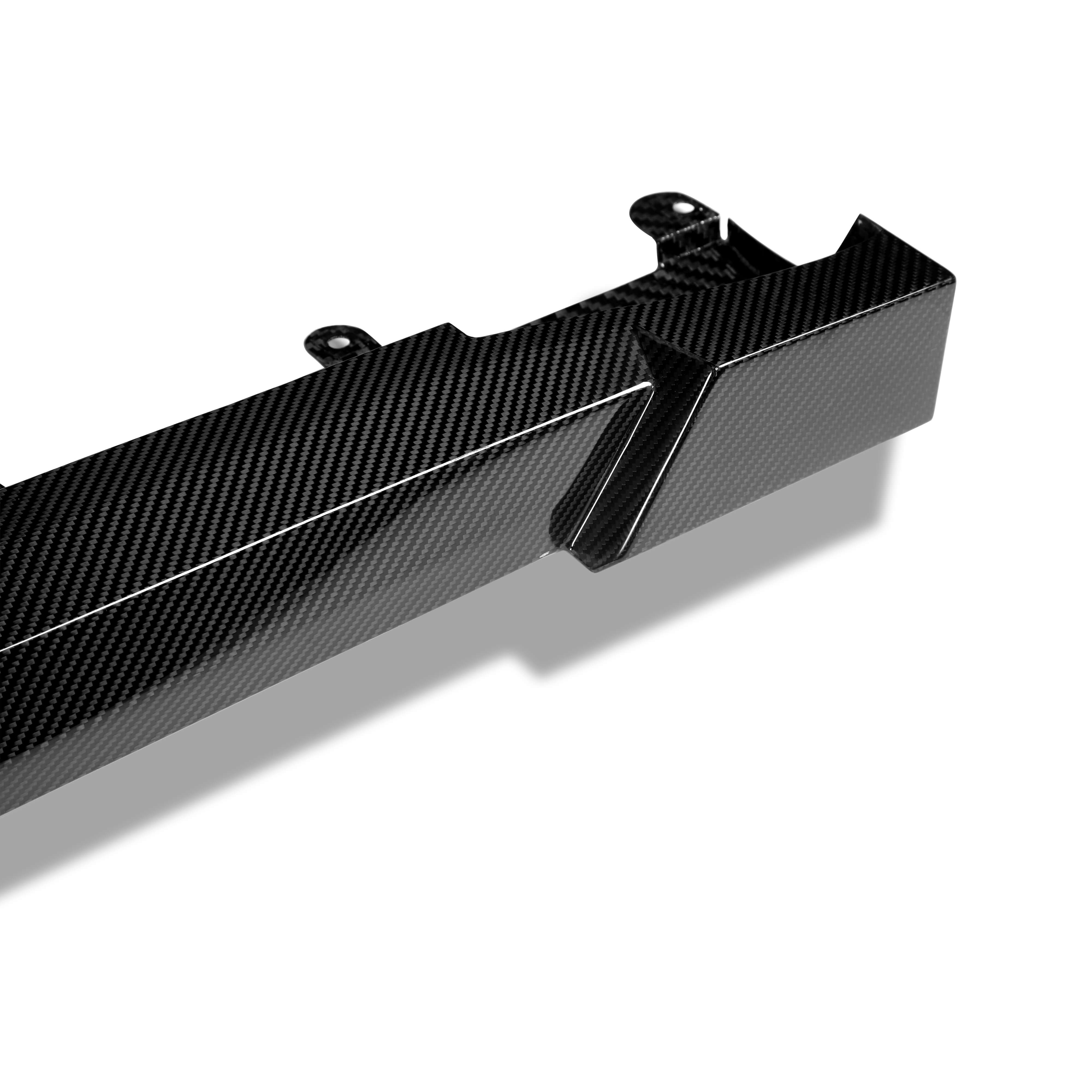 RevozPort BMW XM G09 carbon fibre side skirt detail