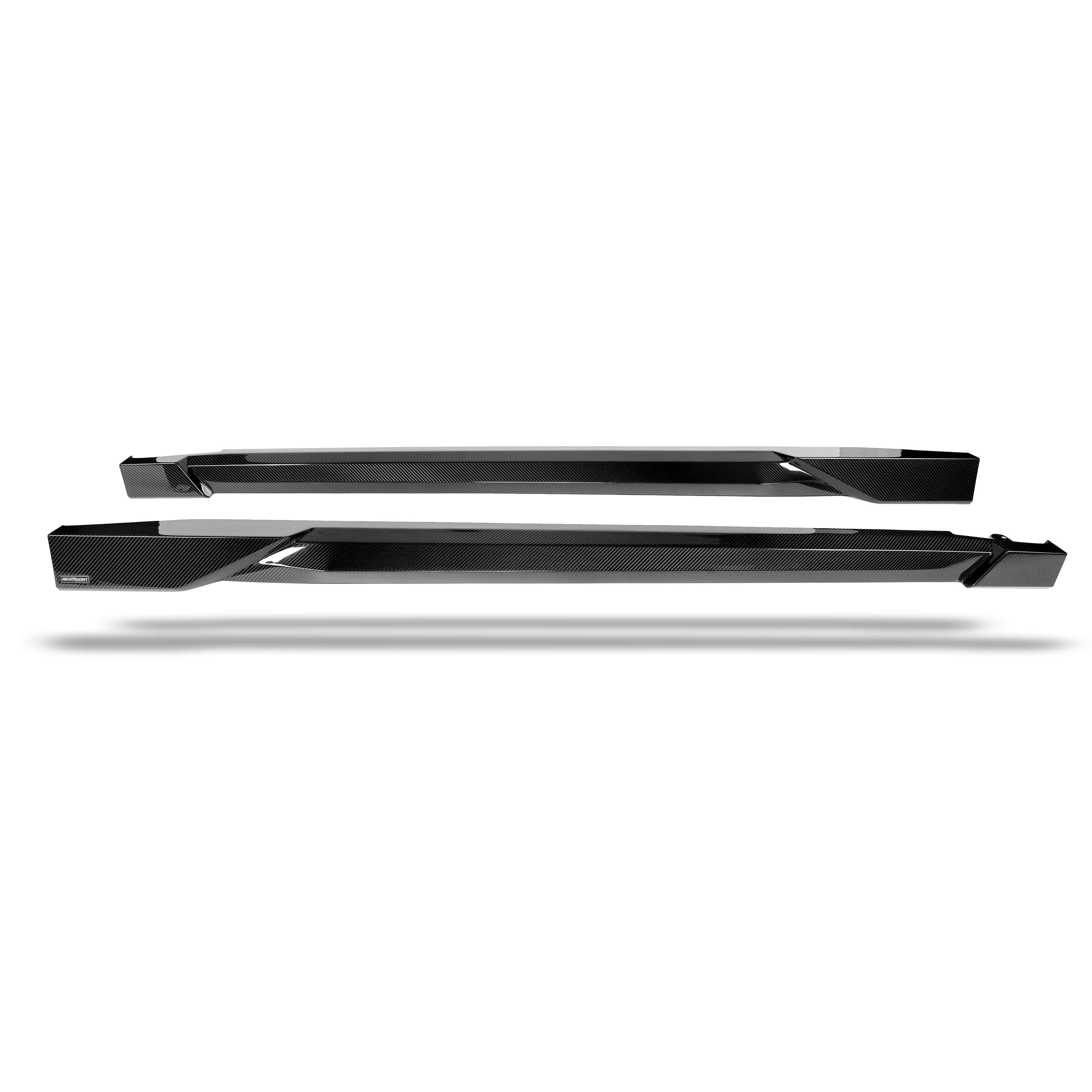RevozPort BMW XM G09 carbon fibre side skirt detail