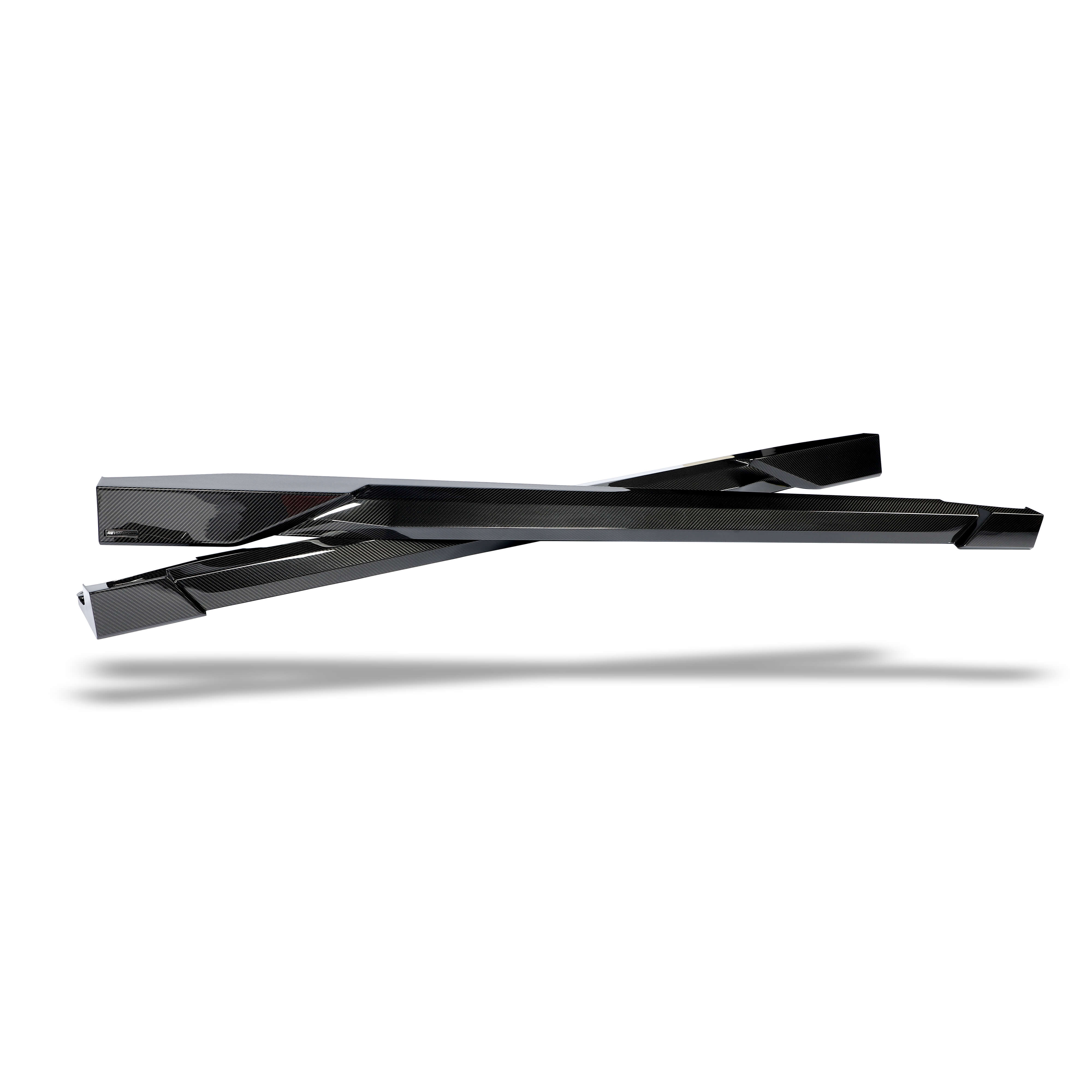 RevozPort BMW XM G09 carbon fibre side skirt detail