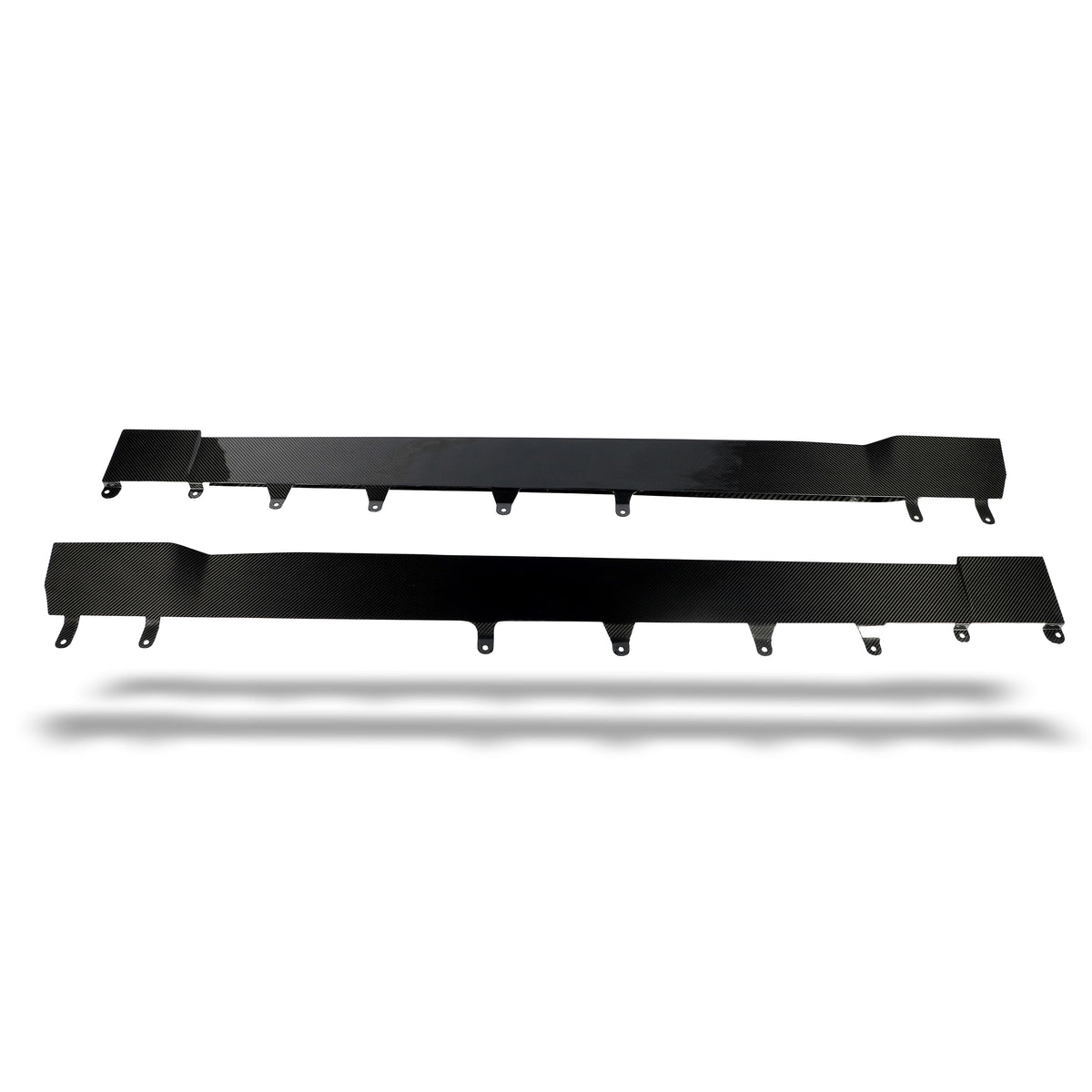 RevozPort BMW XM G09 carbon fibre side skirt detail