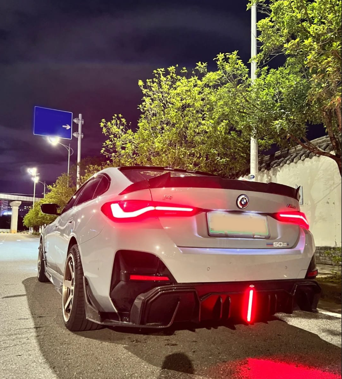 AERO CARBON - BMW i4 G26 CARBON FIBRE LED REAR DIFFUSER