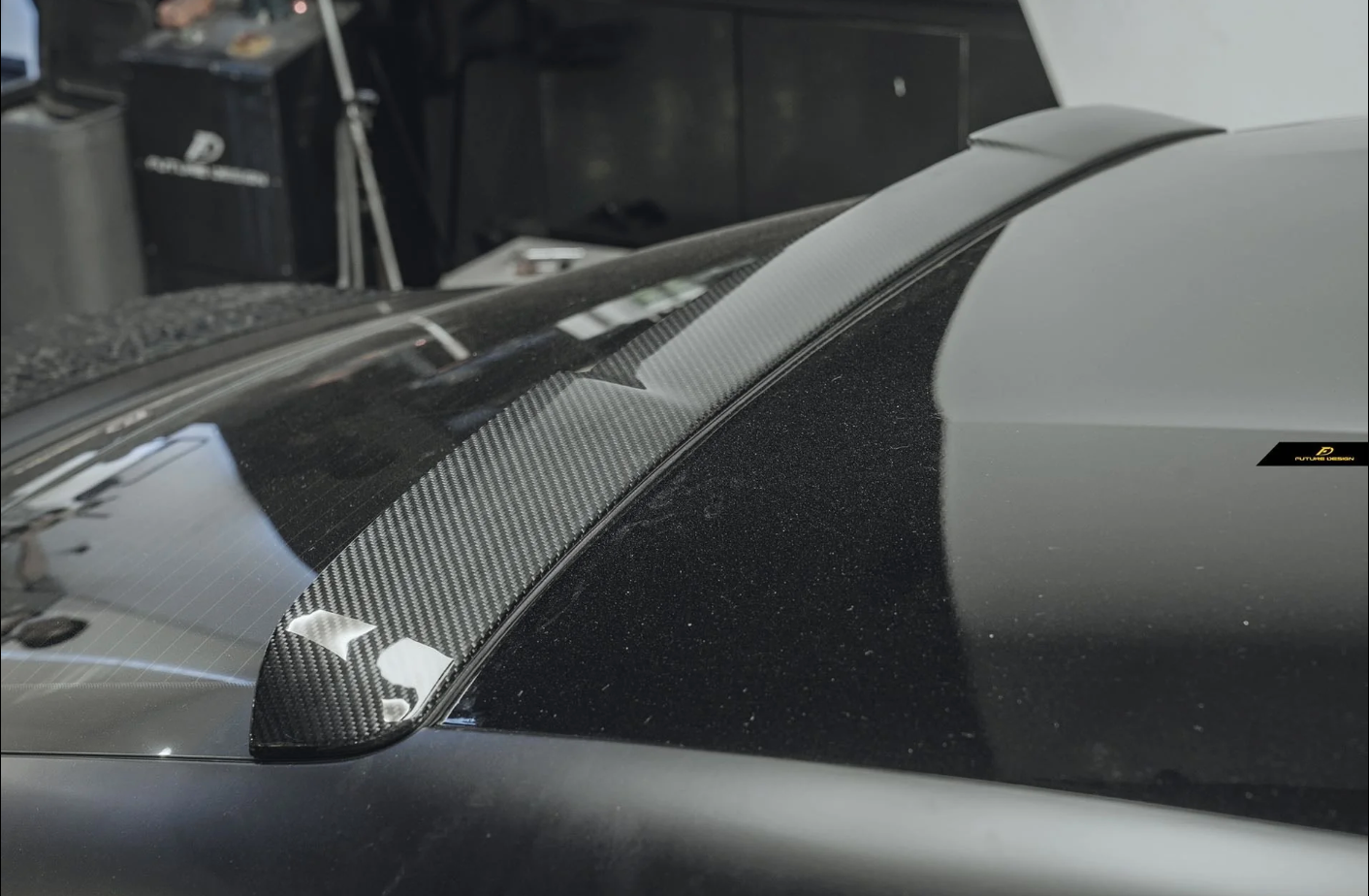 FUTURE DESIGN - PORSCHE TAYCAN CARBON FIBRE ROOF SPOILER