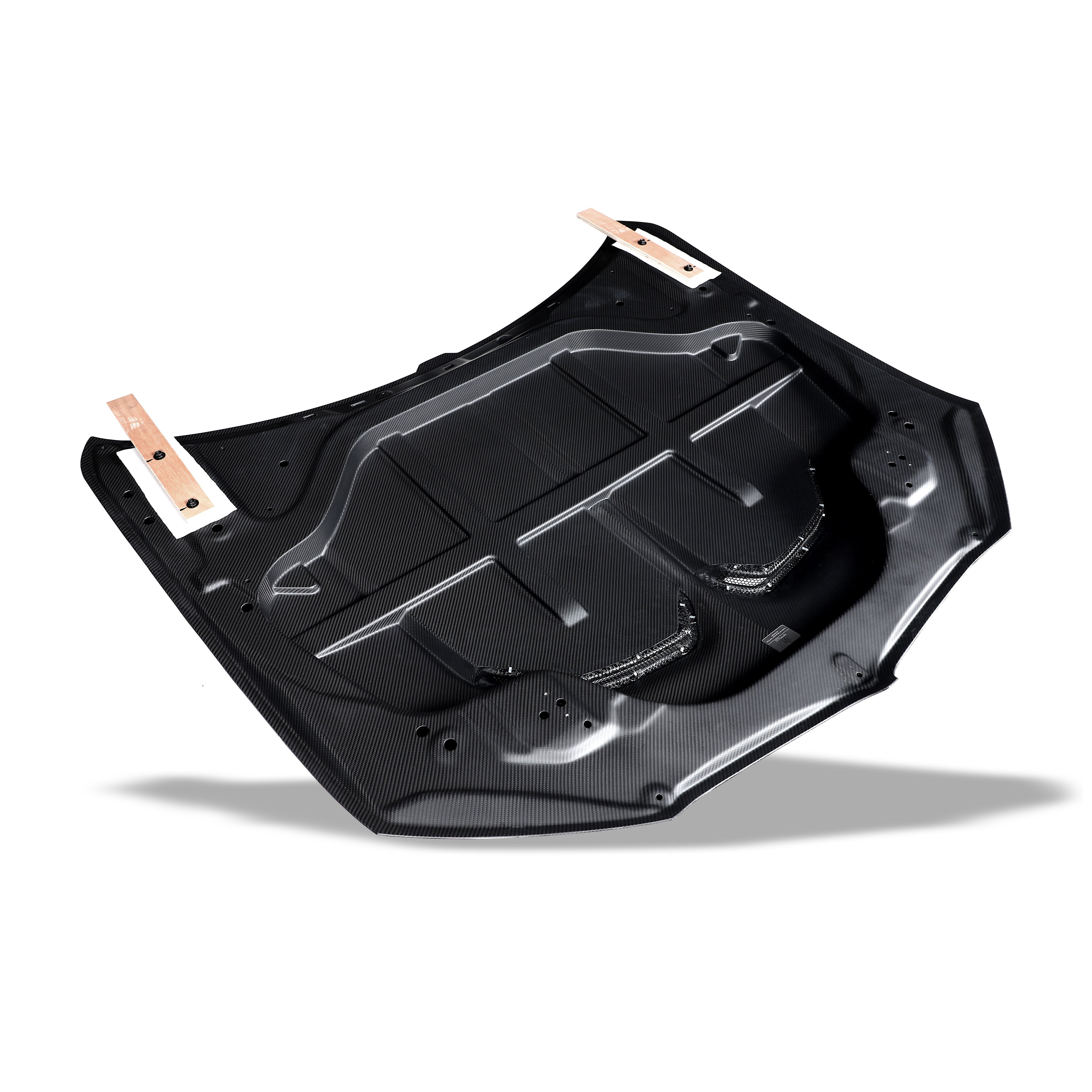 RevozPort BMW X6 carbon fibre bonnet detail