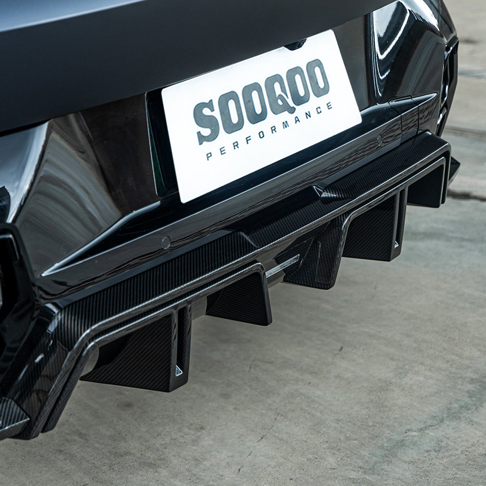 SOOQOO BMW XM G09 carbon fibre rear diffuser detail