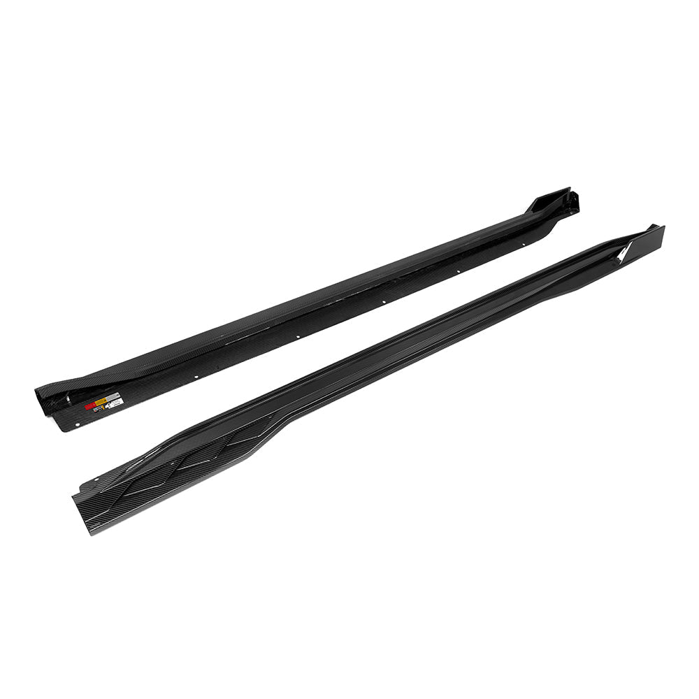 SOOQOO BMW XM G09 carbon fibre side skirts fitted