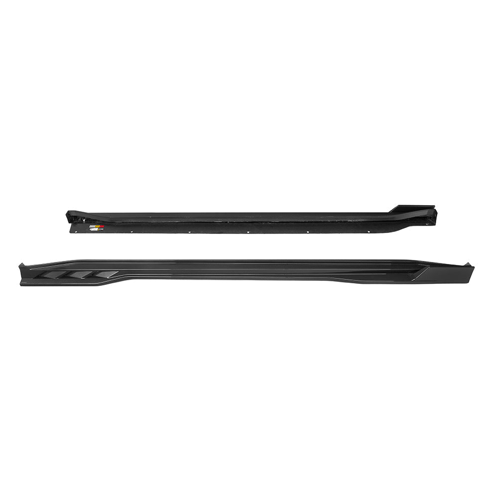 SOOQOO BMW XM G09 carbon fibre side skirt detail