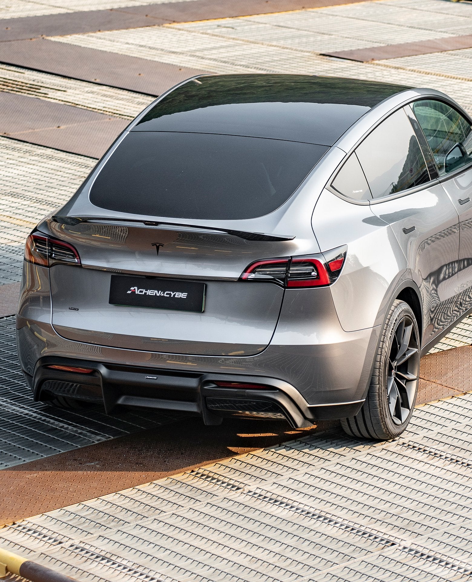 Model Y Rear Splitter Installation ACHEN CYBE - TESLA MODEL Y ABS PLASTIC REAR DIFFUSER – Aero Carbon UK