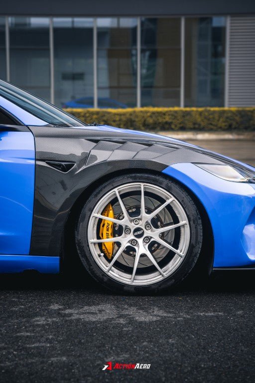 AE DESIGN - ACTION AERO TESLA MODEL 3 HIGHLAND / PERFORMANCE 2024+ DRY CARBON FIBRE FRONT FENDERS - Aero Carbon UK