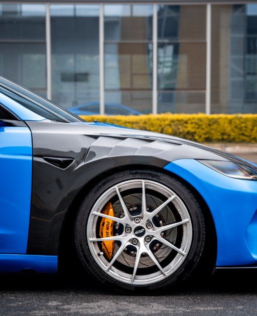 AE DESIGN - ACTION AERO TESLA MODEL 3 HIGHLAND / PERFORMANCE 2024+ DRY CARBON FIBRE FRONT FENDERS - Aero Carbon UK