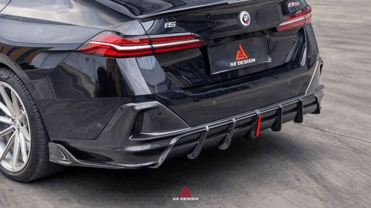 AE DESIGN - BMW I5 M60 G60 DRY CARBON LED REAR DIFFUSER - Aero Carbon UK