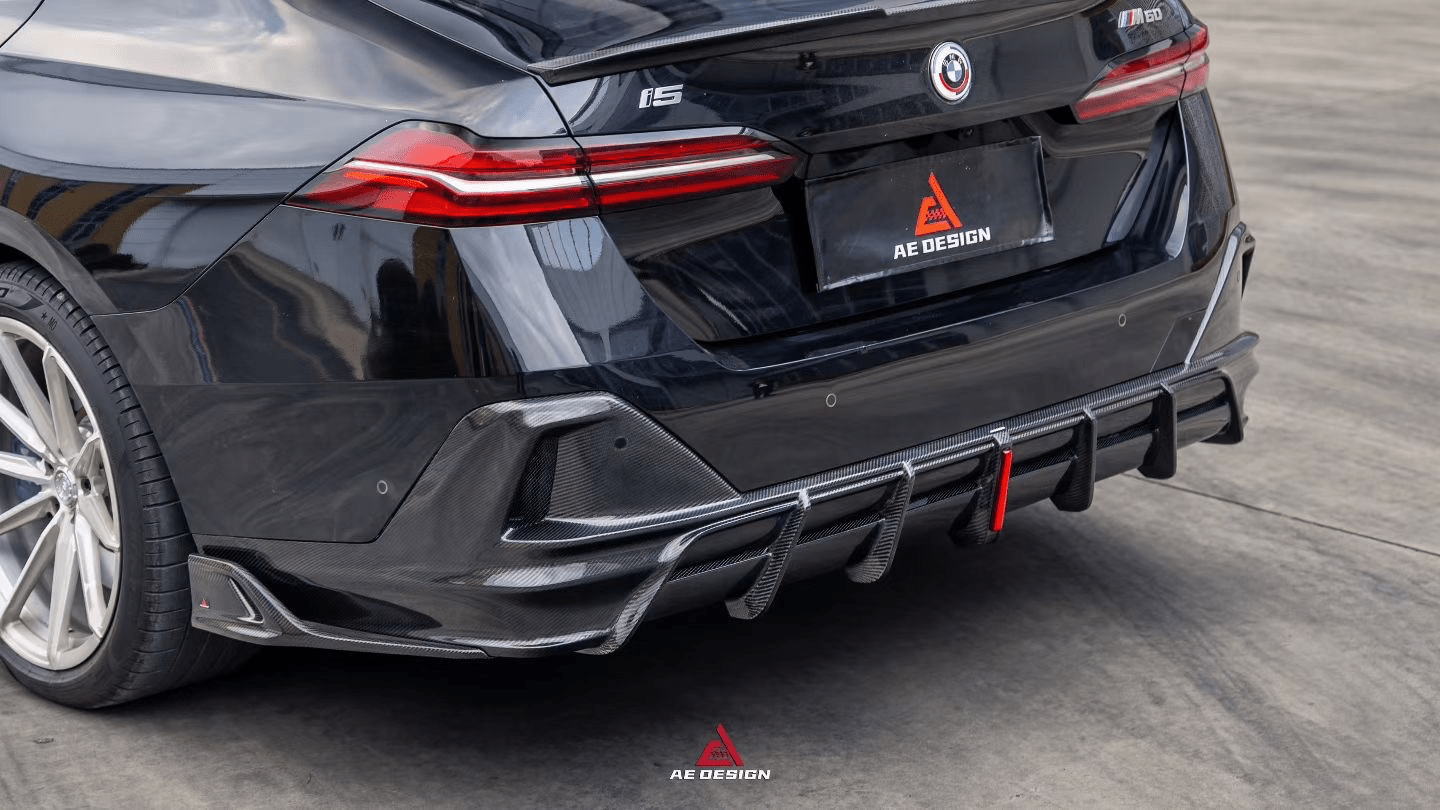 AE DESIGN - BMW I5 M60 G60 DRY CARBON LED REAR DIFFUSER - Aero Carbon UK