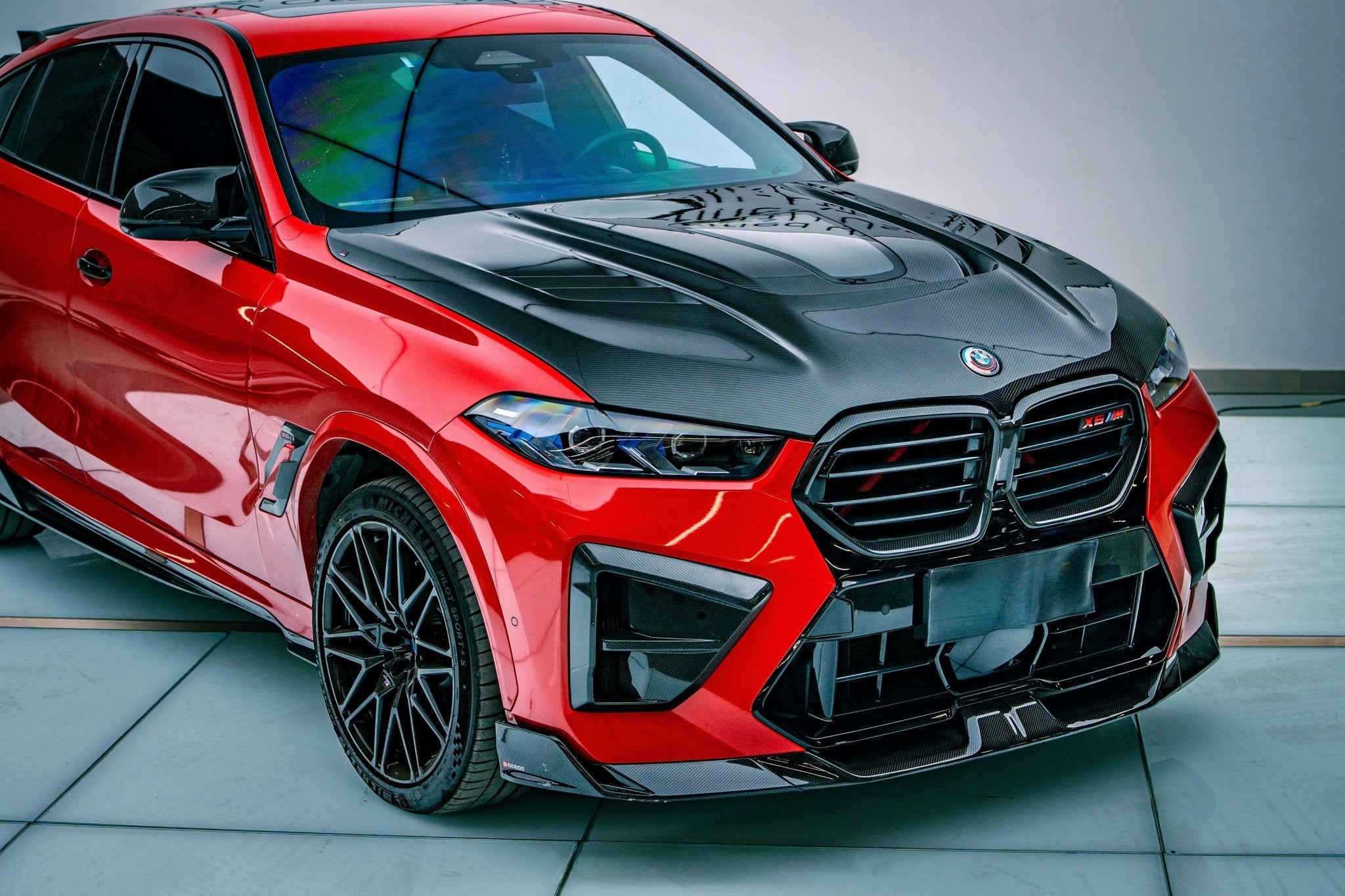 AE DESIGN - BMW X5M F95 / X6M F96 DRY CARBON FIBER HOOD BONNET V2 - Aero Carbon UK