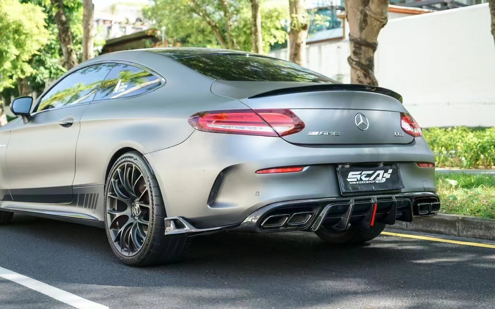 AE DESIGN - MERCEDES BENZ C63 C63S W205 CARBON FIBRE LED REAR DIFFUSER - Aero Carbon UK