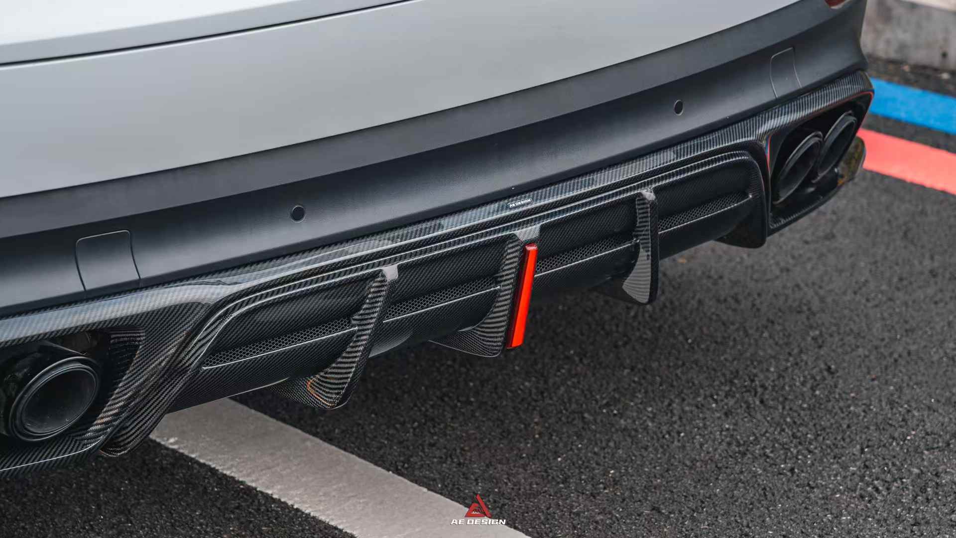 AE DESIGN - PORSCHE CAYENNE 9Y0 DRY CARBON FIBRE REAR LED DIFFUSER - Aero Carbon UK