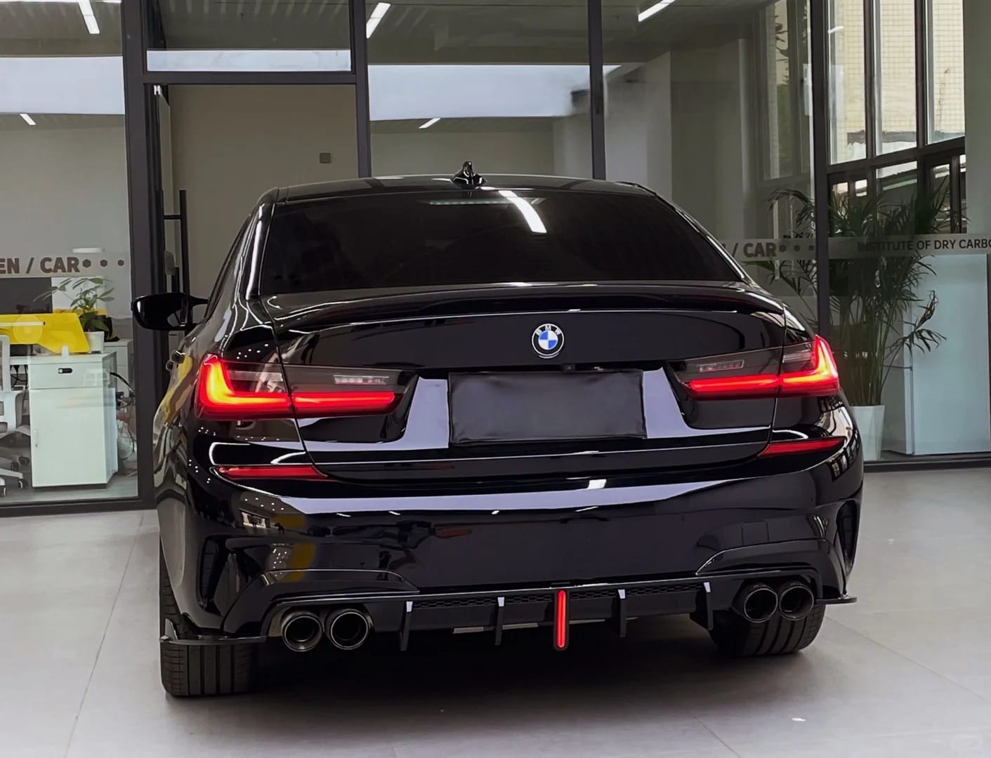 AERO CARBON - BMW 3 SERIES G20 PRE-LCI GLOSS BLACK SLIM LED REAR DIFFUSER - Aero Carbon UK