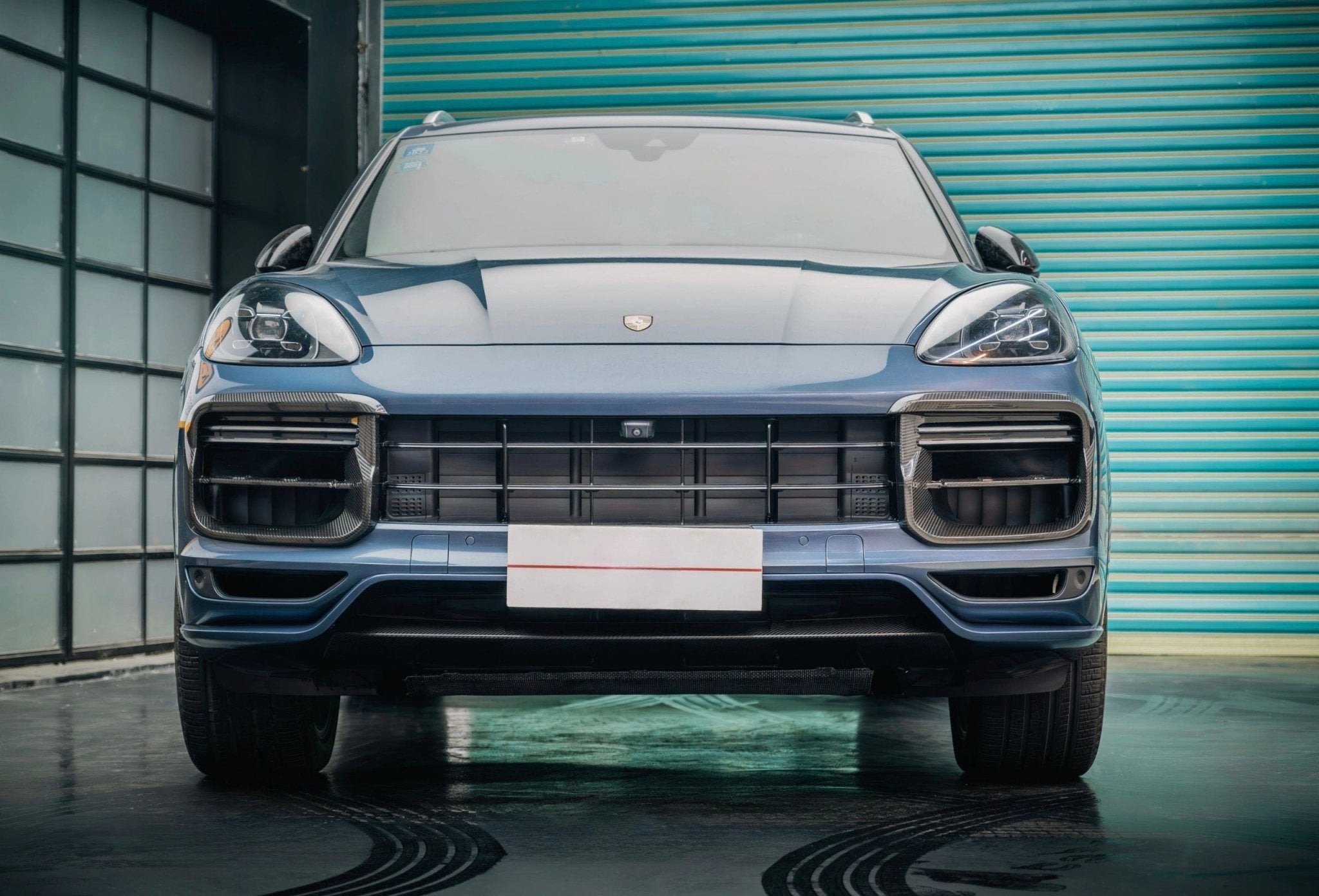 AERO CARBON - PORSCHE CAYENNE 9Y0.1 DRY CARBON FIBER FRONT BUMPER INSERTS - Aero Carbon UK