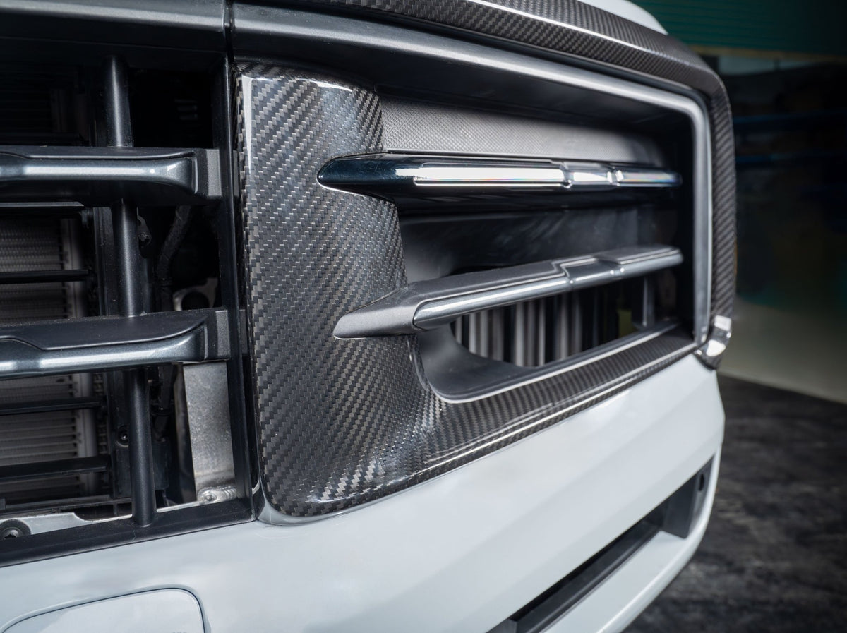 AERO CARBON - PORSCHE CAYENNE 9Y0.2 DRY CARBON FIBER FRONT BUMPER TRIM - Aero Carbon UK