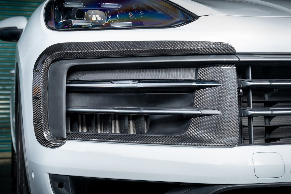 AERO CARBON - PORSCHE CAYENNE 9Y0.2 DRY CARBON FIBER FRONT BUMPER TRIM - Aero Carbon UK