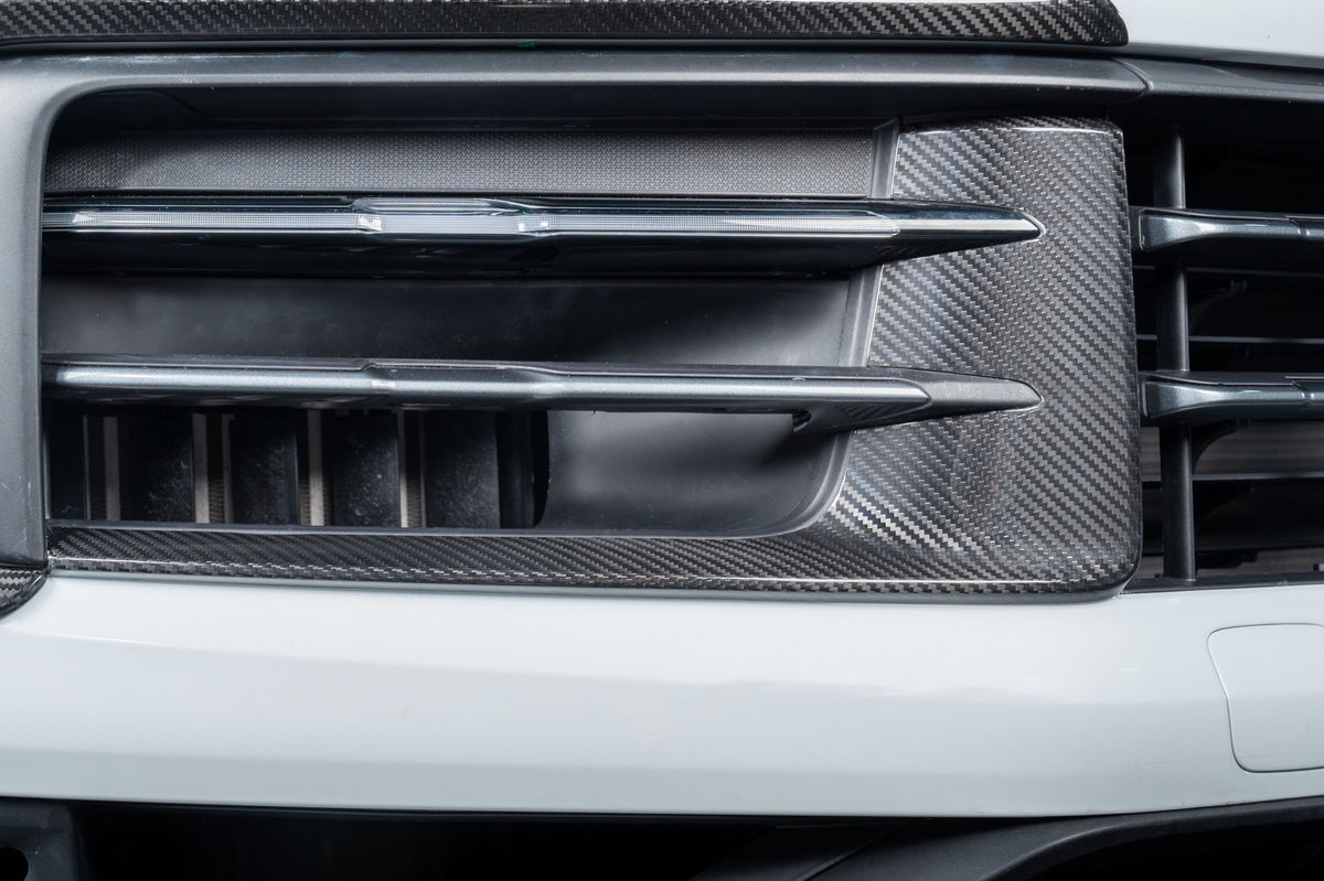 AERO CARBON - PORSCHE CAYENNE 9Y0.2 DRY CARBON FIBER FRONT BUMPER TRIM - Aero Carbon UK