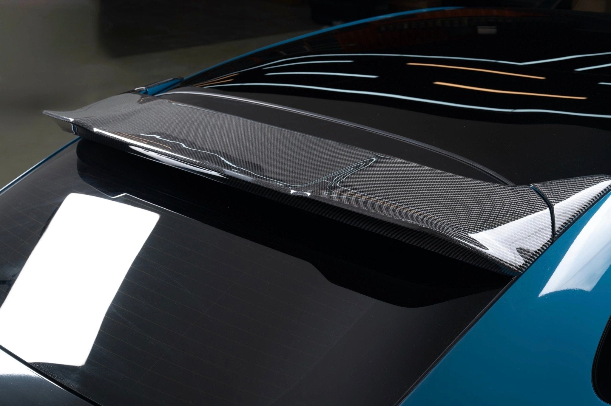 AERO CARBON - PORSCHE CAYENNE COUPE 9Y3 DRY CARBON FIBER REAR TOP ROOF SPOILER - Aero Carbon UK