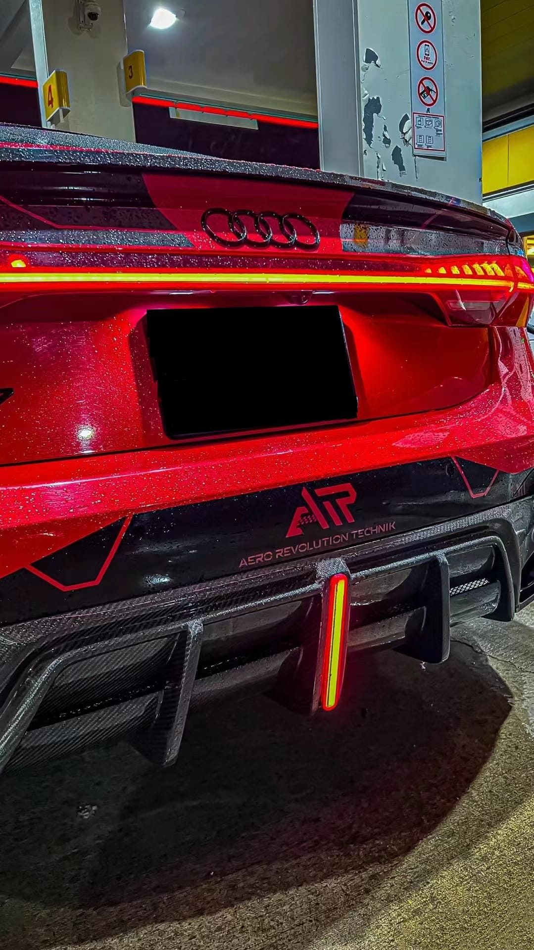 AERO DESIGN - AUDI RS6 / RS7 C8 DRY CARBON FIBRE LED REAR DIFFUSER - Aero Carbon UK