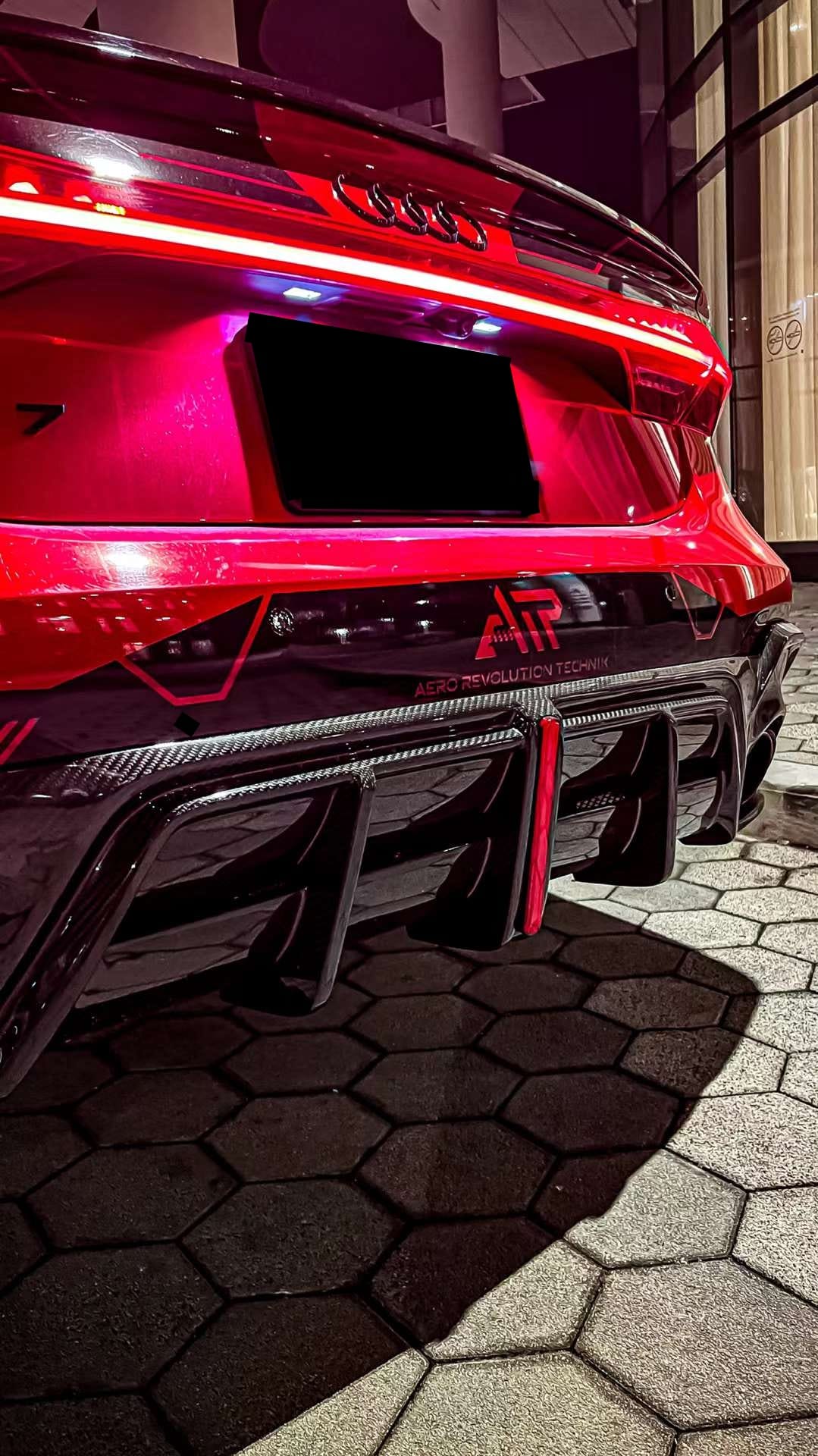 AERO DESIGN - AUDI RS6 / RS7 C8 DRY CARBON FIBRE LED REAR DIFFUSER - Aero Carbon UK
