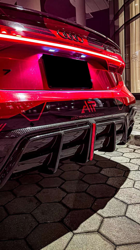 AERO DESIGN - AUDI RS6 / RS7 C8 DRY CARBON FIBRE LED REAR DIFFUSER - Aero Carbon UK