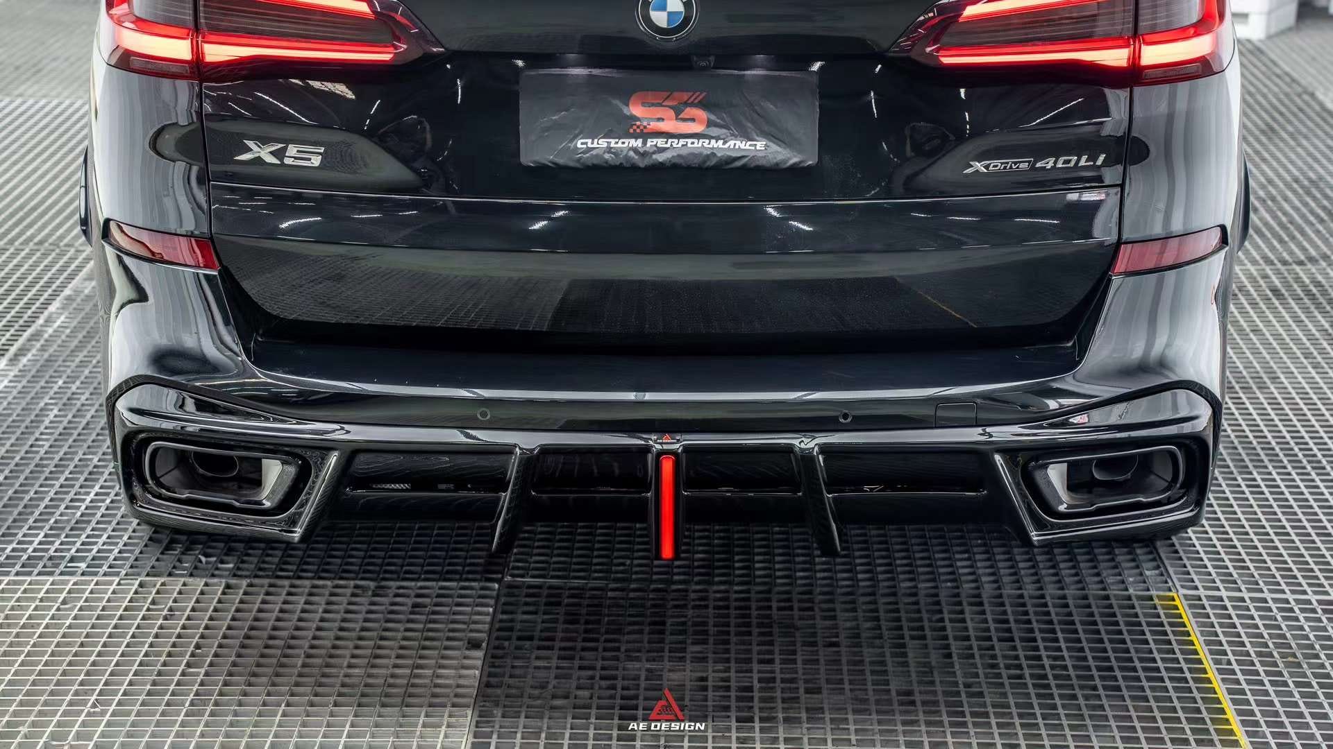 AERO DESIGN - BMW X5 G05 GLOSS BLACK LED REAR DIFFUSER - Aero Carbon UK