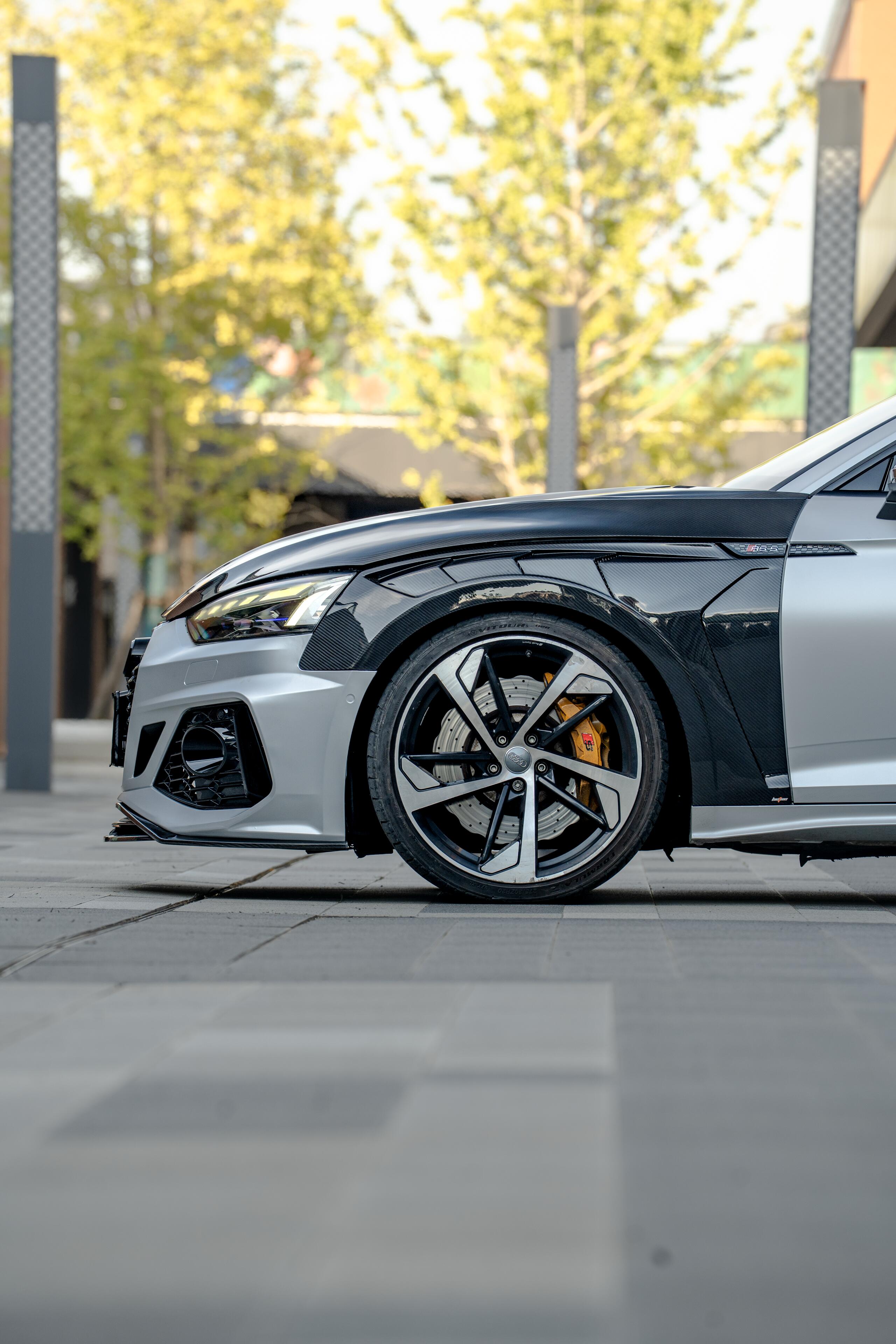 BCTXE Audi A5 S5 RS5 B9.5 exposed carbon bonnet, front angle on RS5 Sportback
