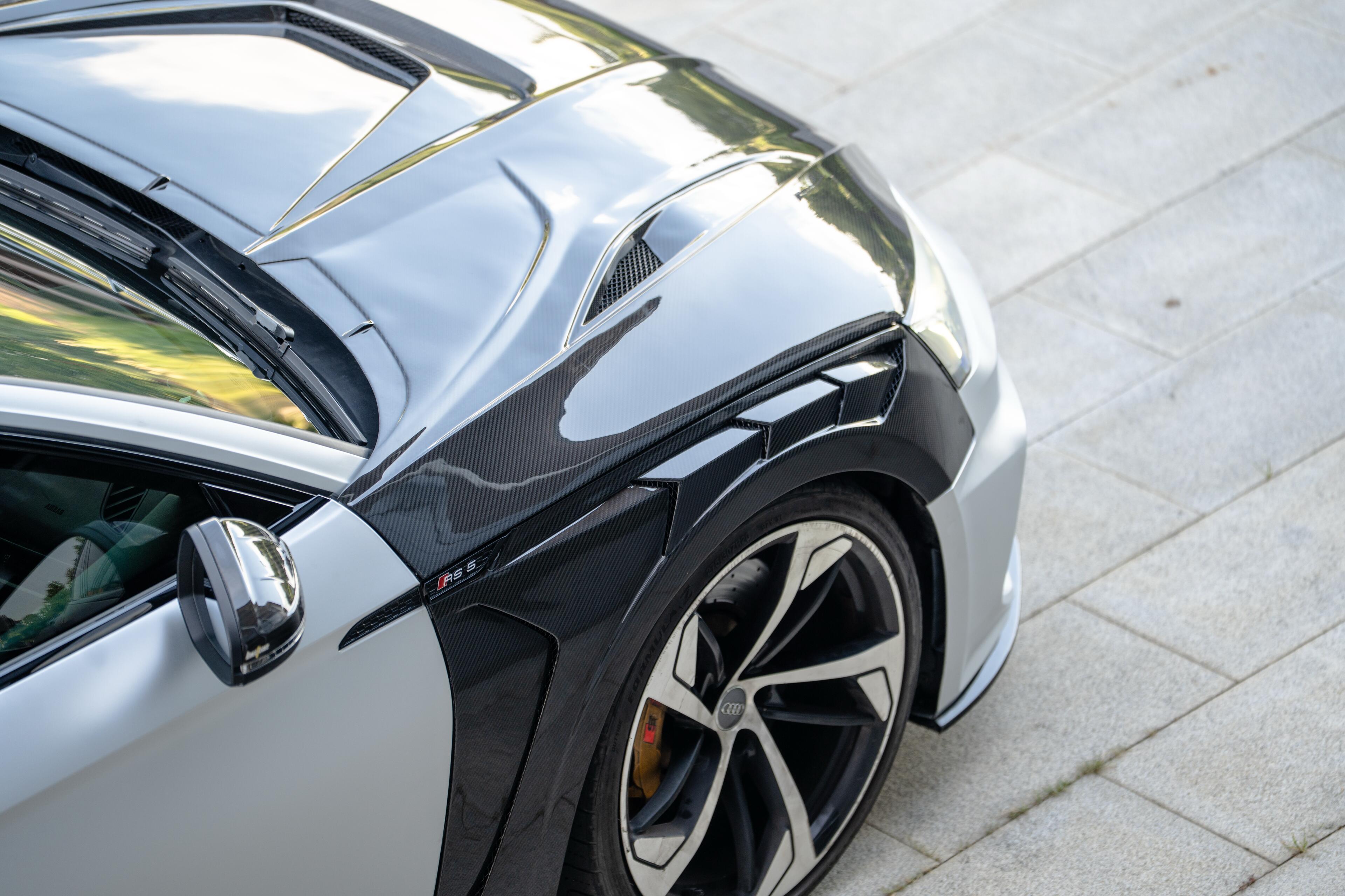 BCTXE Audi RS5 B9.5 carbon bonnet and carbon front wing vent detail
