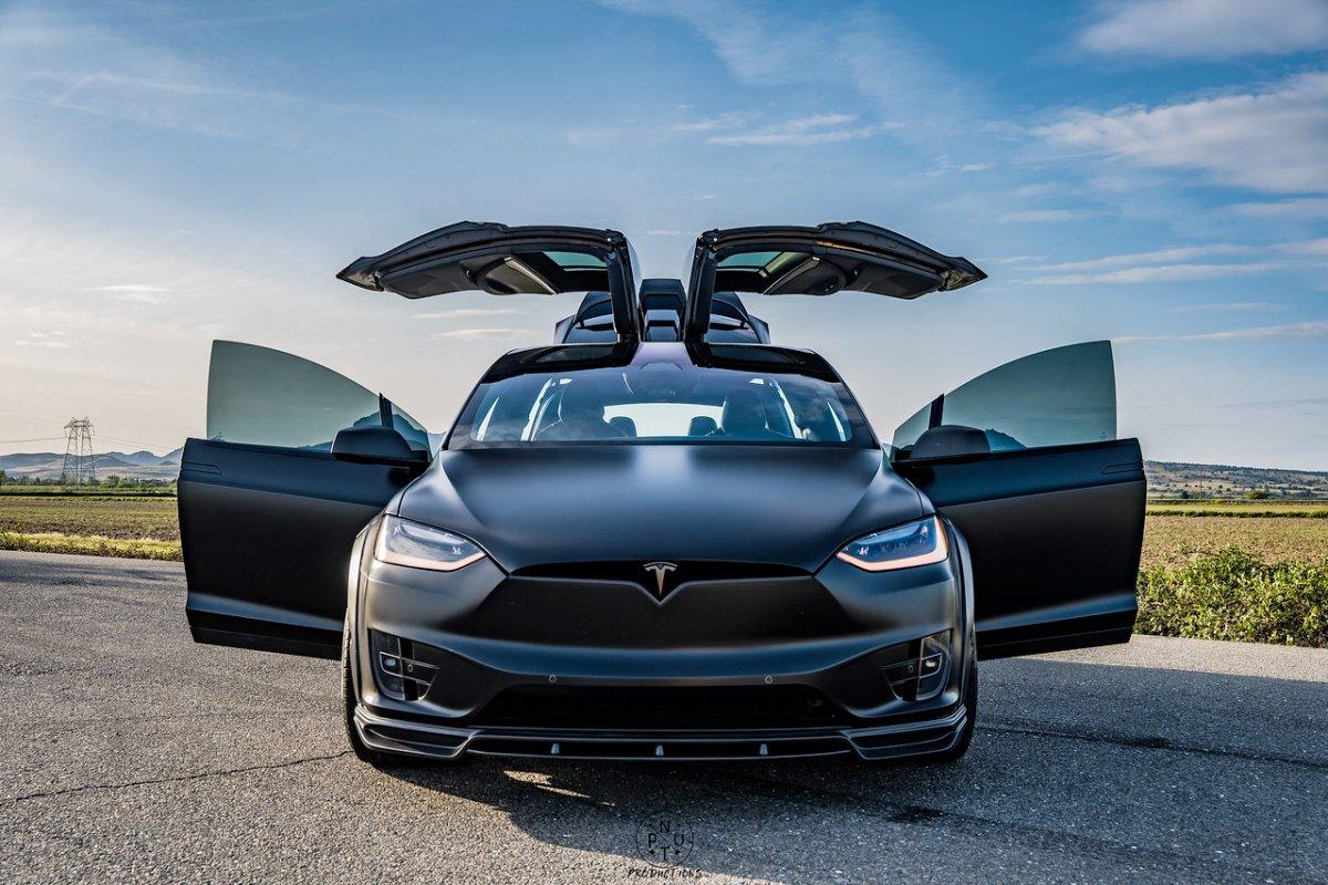 CMST - TESLA MODEL X GEN 1 2016-2021 CARBON FIBRE FRONT LIP SPLITTER - Aero Carbon UK