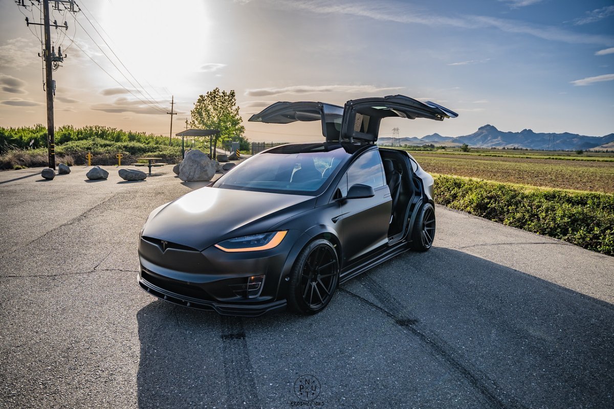 CMST - TESLA MODEL X GEN 1 2016-2021 CARBON FIBRE SIDE SKIRTS - Aero Carbon UK