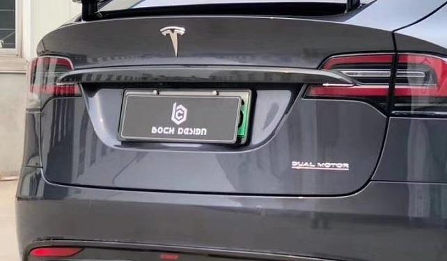 CMST - TESLA MODEL X GEN 1 2016-2021 DRY CARBON FIBRE REAR TRUNK CHROME DELETE - Aero Carbon UK