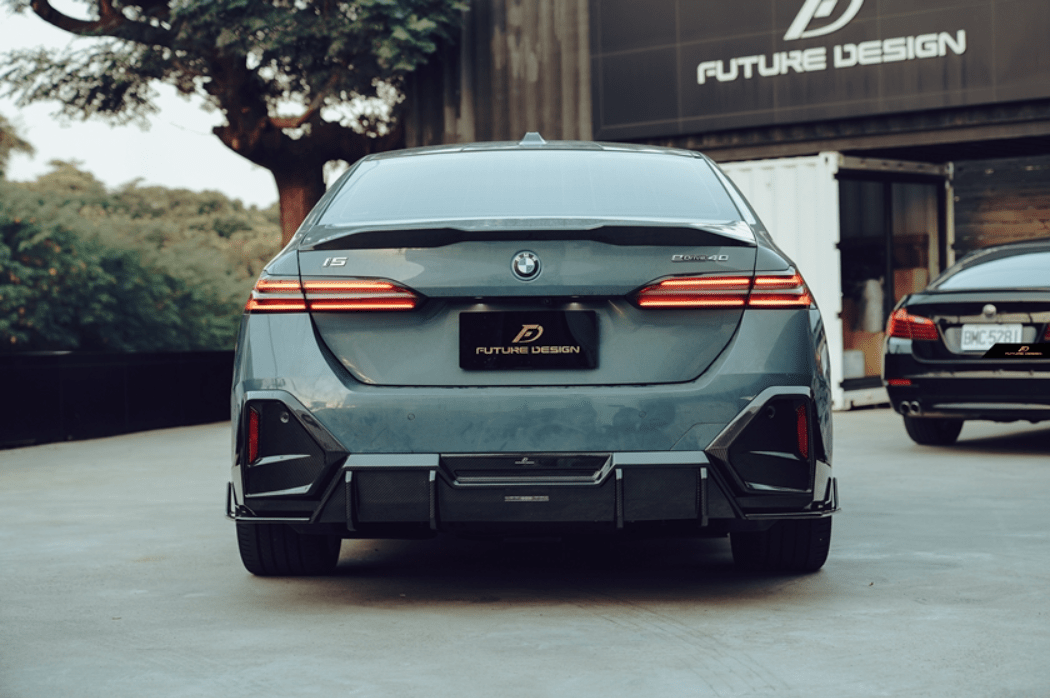 FUTURE DESIGN - BMW I5 G60 DRY CARBON REAR DIFFUSER - Aero Carbon UK