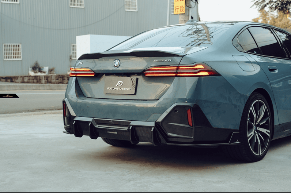 FUTURE DESIGN - BMW I5 G60 DRY CARBON REAR DIFFUSER - Aero Carbon UK