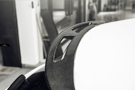 FUTURE DESIGN - MERCEDES BENZ CLA X118 SHOOTING BRAKE DRY CARBON FIBER ROOF SPOILER - Aero Carbon UK