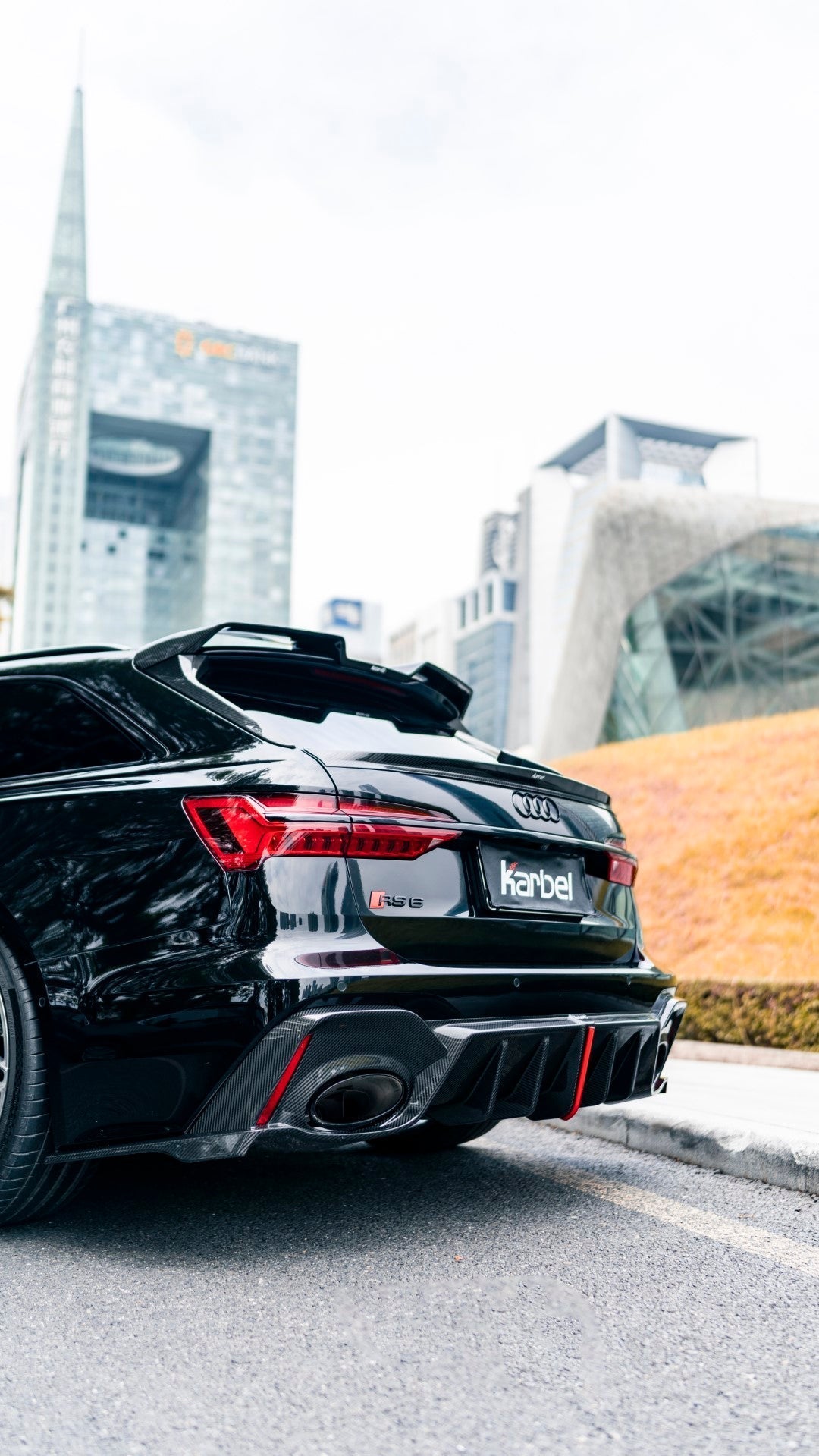 KARBEL - AUDI RS6 C8 DRY CARBON FIBRE REAR MID SPOILER - Aero Carbon UK
