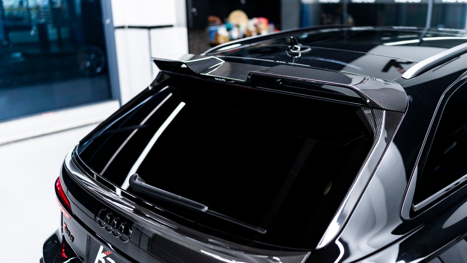 KARBEL - AUDI RS6 C8 DRY CARBON FIBRE REAR MID SPOILER - Aero Carbon UK