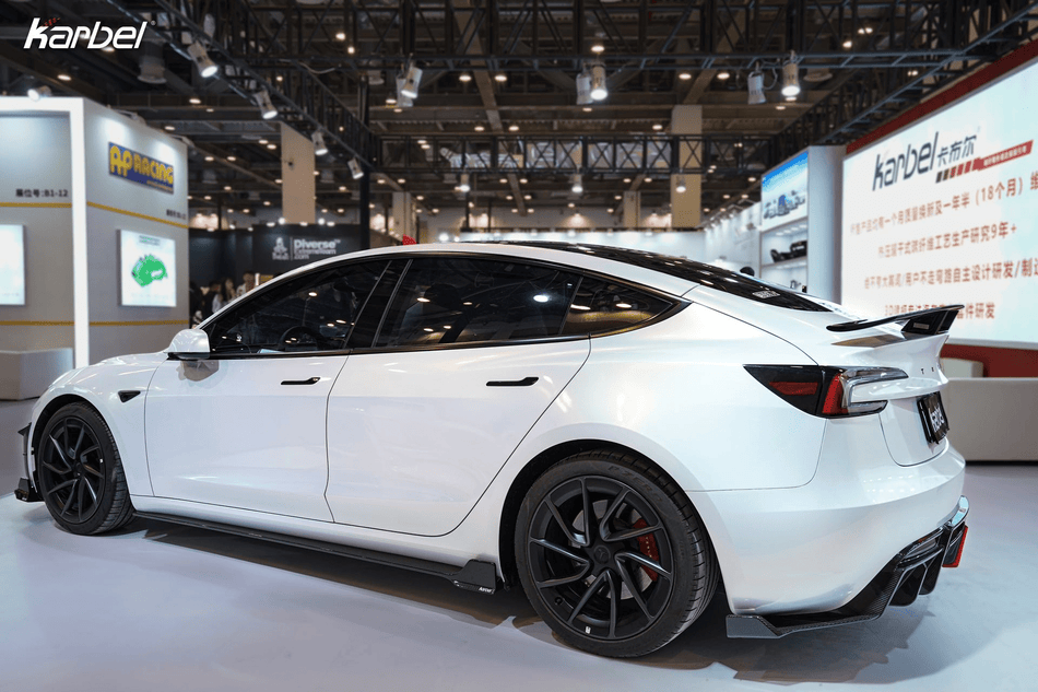 KARBEL - TESLA MODEL 3P PERFORMANCE HIGHLAND DRY CARBON FIBER SIDE SKIRTS - Aero Carbon UK