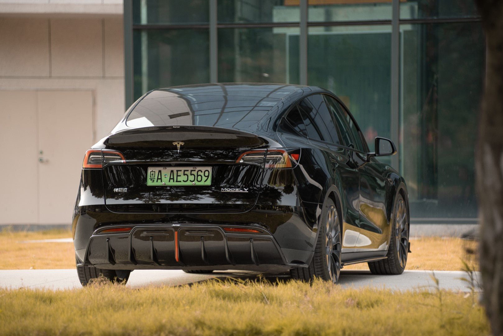 KARBEL - TESLA MODEL Y / PERFORMANCE DRY CARBON FIBRE REAR DIFFUSER - Aero Carbon UK