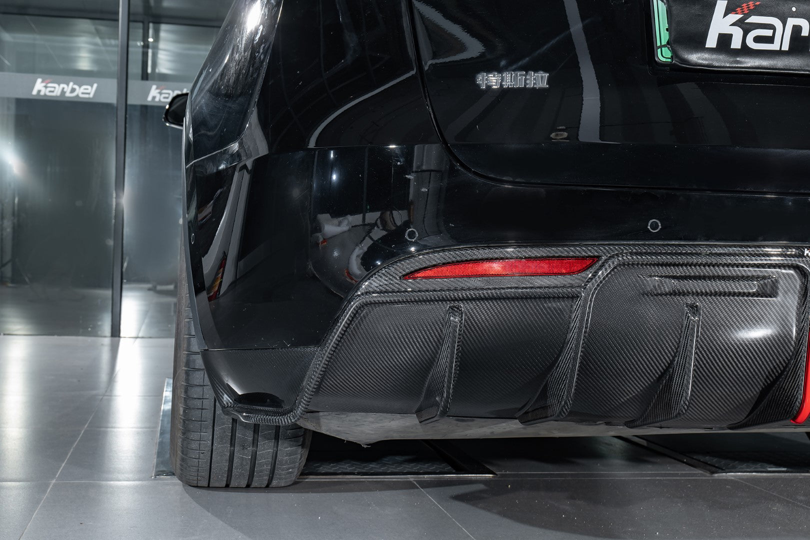 KARBEL - TESLA MODEL Y / PERFORMANCE DRY CARBON FIBRE REAR DIFFUSER - Aero Carbon UK