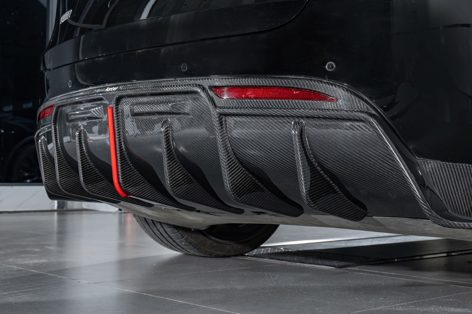 KARBEL - TESLA MODEL Y / PERFORMANCE DRY CARBON FIBRE REAR DIFFUSER - Aero Carbon UK